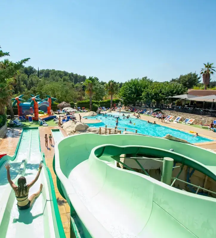 Camping Var avec Parc Aquatique, le Mas De Pierredon, camping campasun 5 étoiles