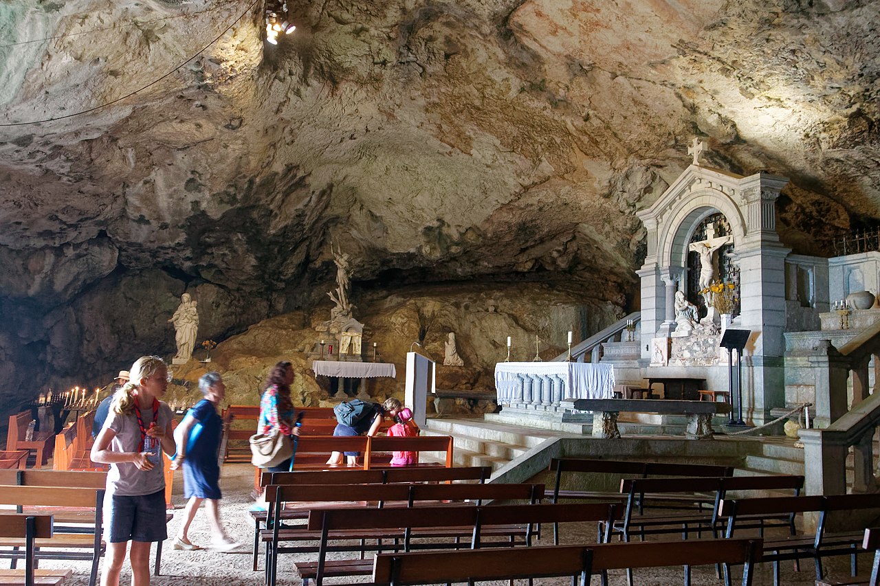 CAMPASUN - Höhle der Heiligen Maria Magdalena