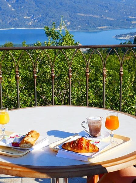 Campasun : Aigle Restaurant Vue Sur Lac