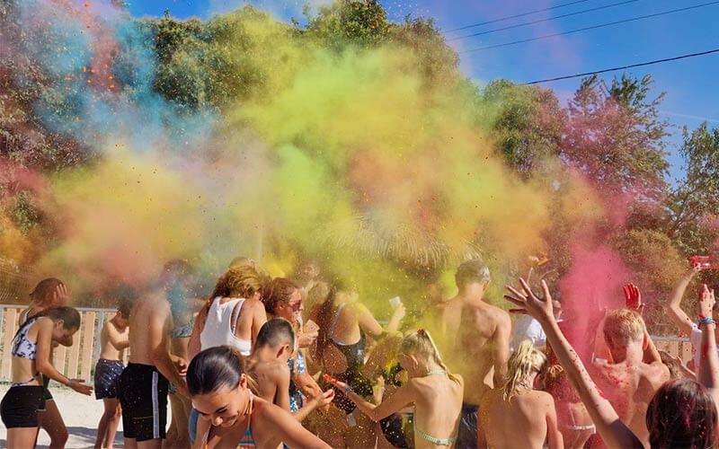 Campasun : Animations Camping Lourmarin Color Run