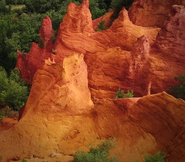 Campasun : Colorado Provencal Des Gisements D Ocres Parmi Les Plus Riches Au Monde Ffd2dd4d 20fe 4184 Bd5e 4d6581c8cb47 Square Auto