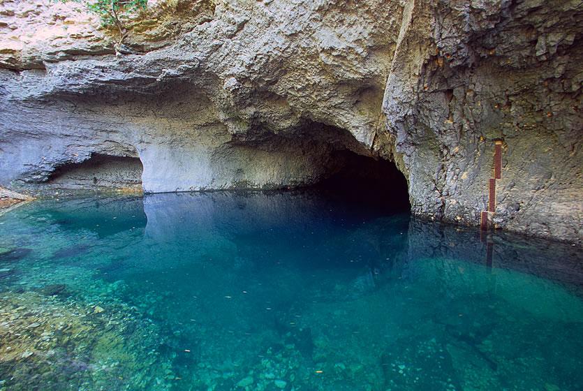 CAMPASUN - Fontaine de Vaucluse und ihr Abgrund