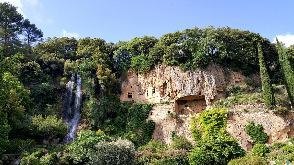 CAMPASUN - Villecroze, tussen grot en park