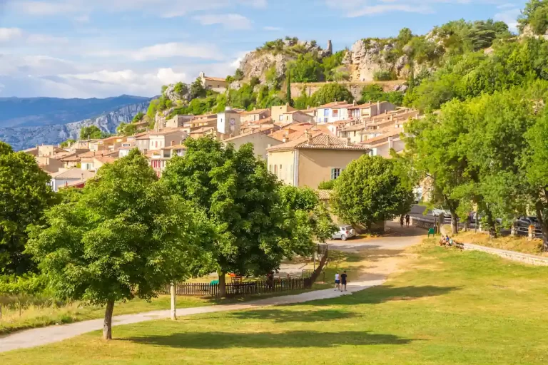 Le village D'Aiguines, dans le verdon