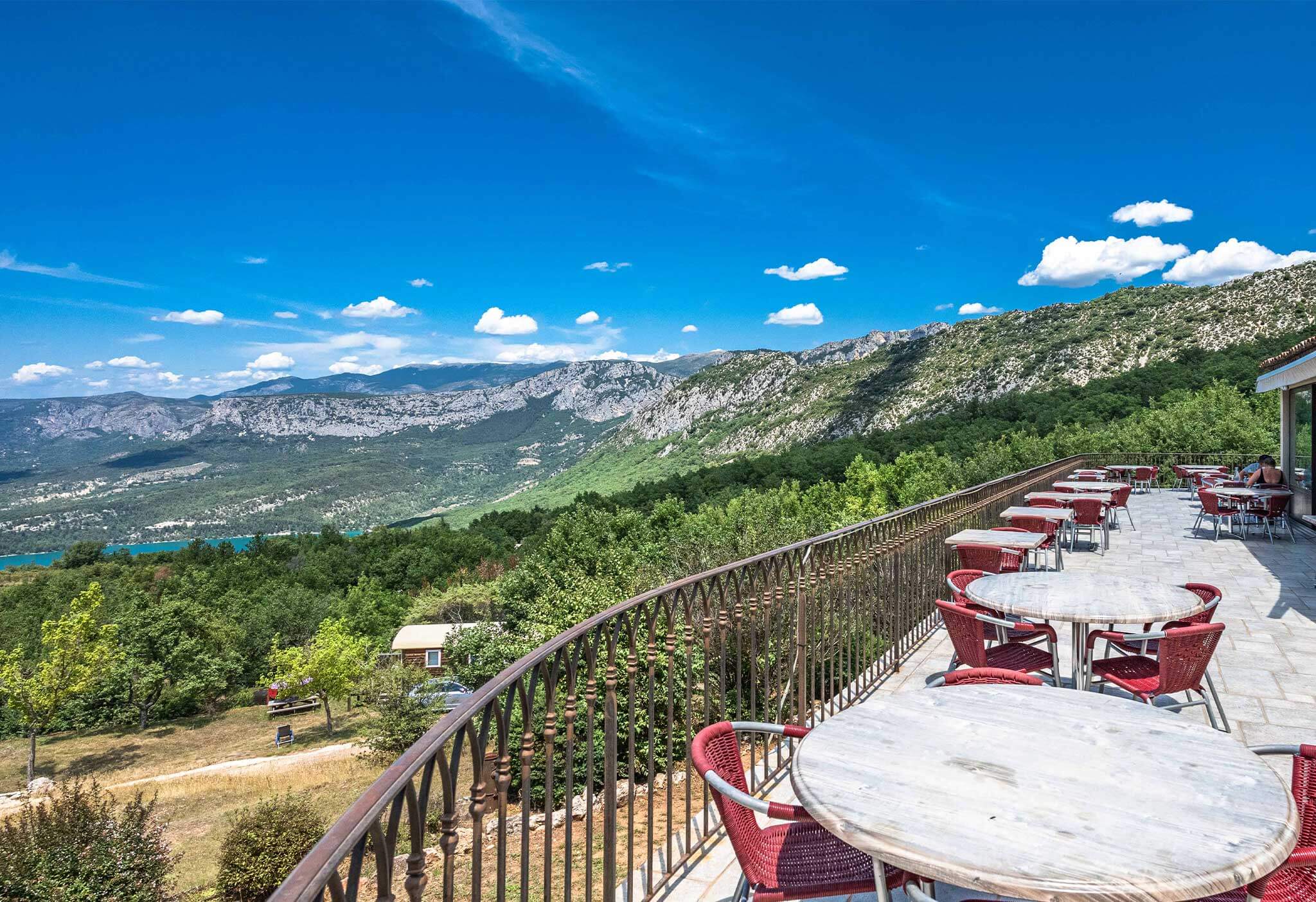 Restaurant de l'Aigle avec vue sur le lac de Sainte-Croix
