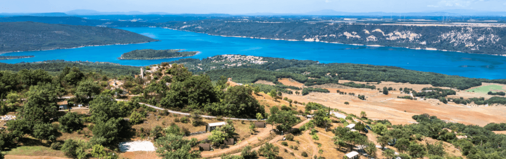 Campasun: Camping de l’Aigle in Aiguines with a view of Lake Sainte-Croix