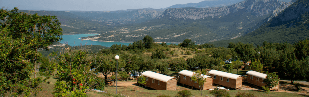 Campasun: Var Verdon Trail accommodation with lake view at Camping de l’Aigle