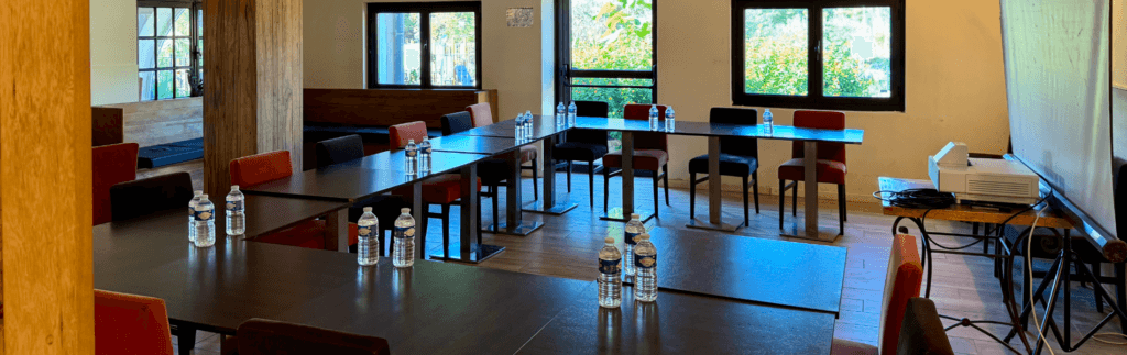 Campasun : Salles Modulables équipées Pour Séminaire Professionnel Au Camping Mas De Pierredon